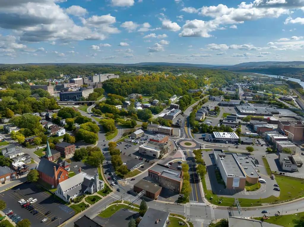 Amsterdam, New York location
