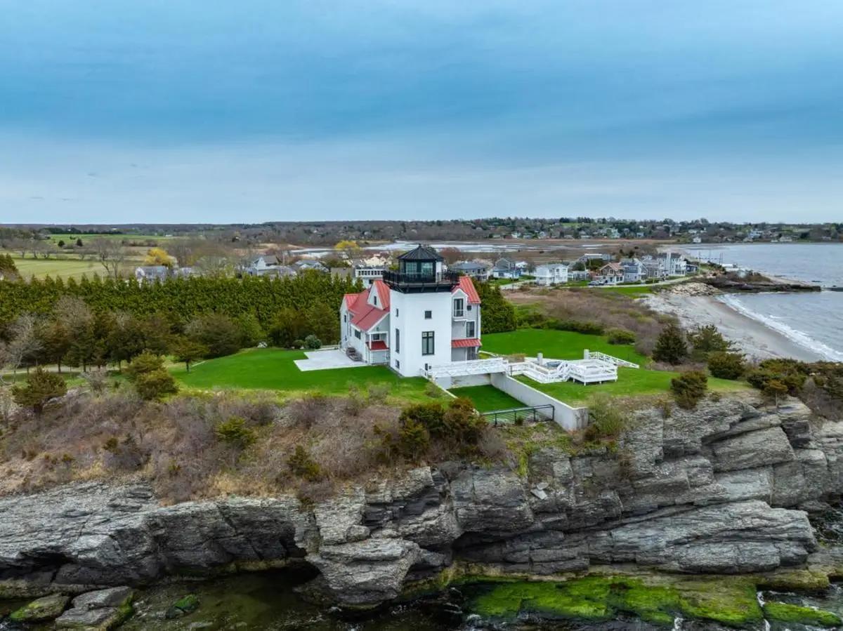 Tiverton, Rhode Island location
